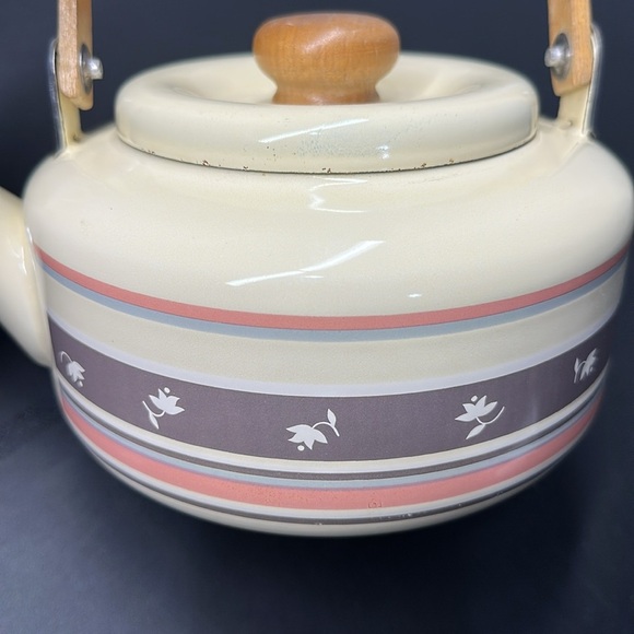 Vintage 1984 Monte Carlo Teapot | Floral Enamel | Farmhouse Kitchen - Picture 5 of 5